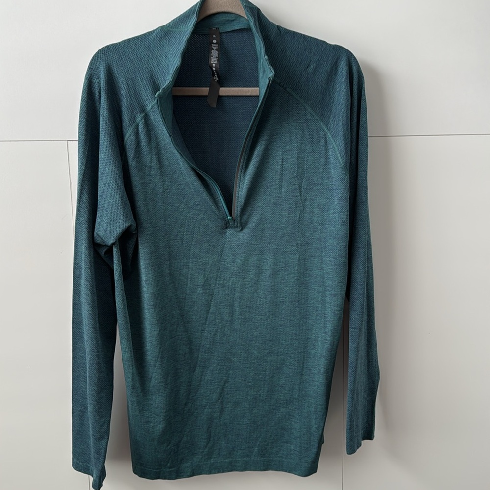 Men’s 1/2 zip lulu vent tech